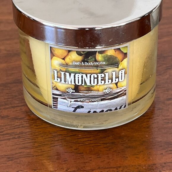 Unused Bath & Body Works Limoncello & Lavender Vanilla Mini Candles 1-wick 1.3oz - Picture 3 of 10